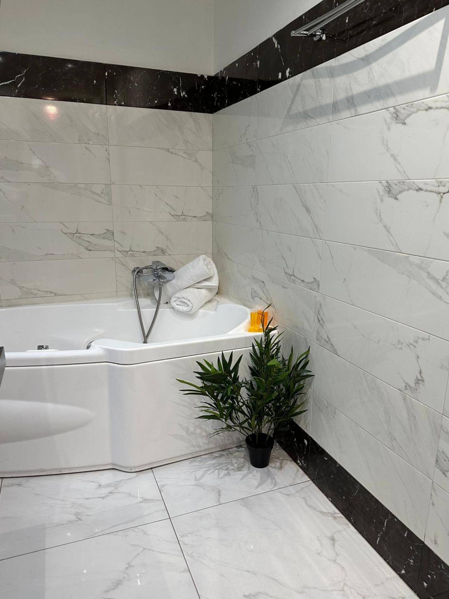 2 Bd Apt In Syntagma With Acropolis View Athena Bagian luar foto